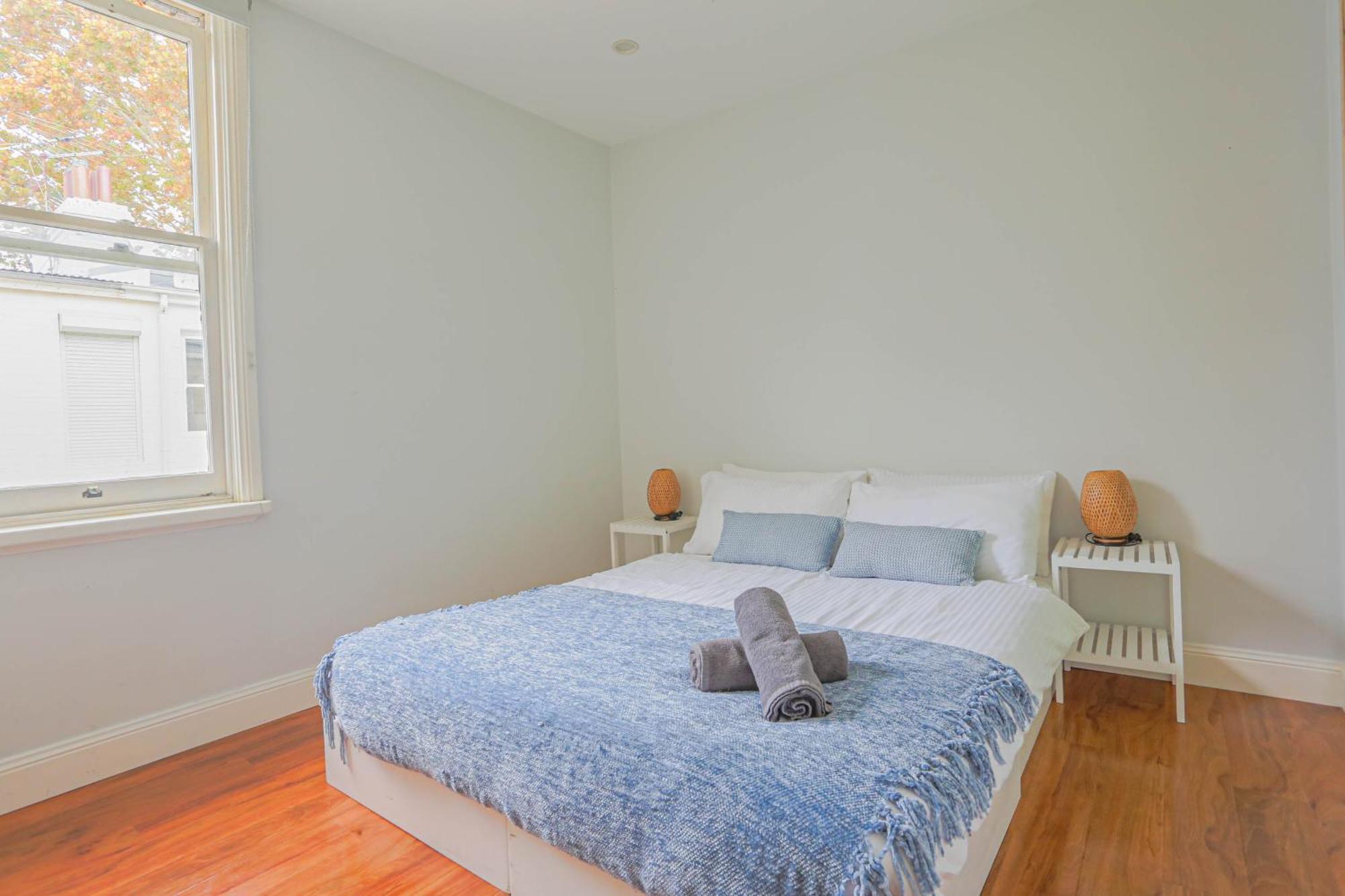 Charming 2 Bedroom House Woolloomooloo Holiday home *